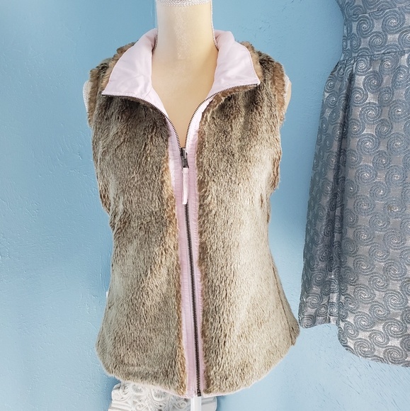 Gap Reversible pink faux fur vest D30 - Picture 3 of 8